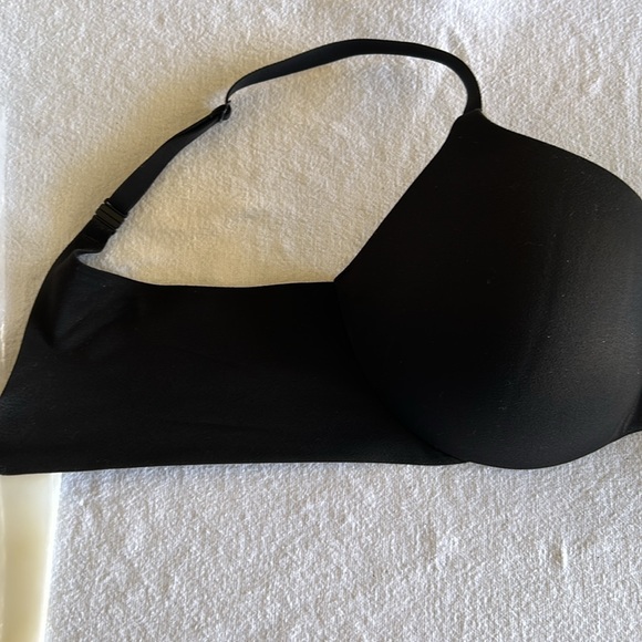 Victoria’s Secret Black Padded Underwire Bra - Picture 7 of 9